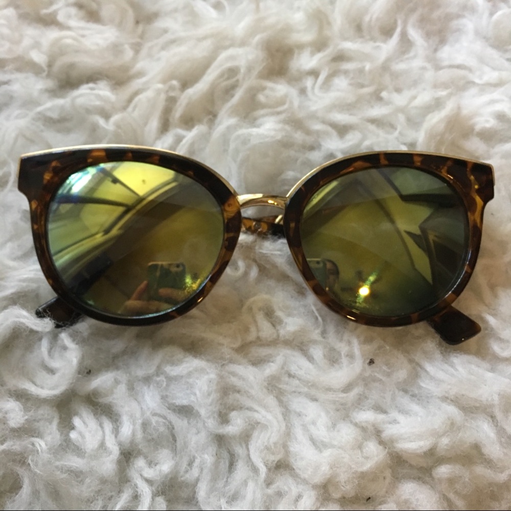 New tortoise mirrored sunglasses